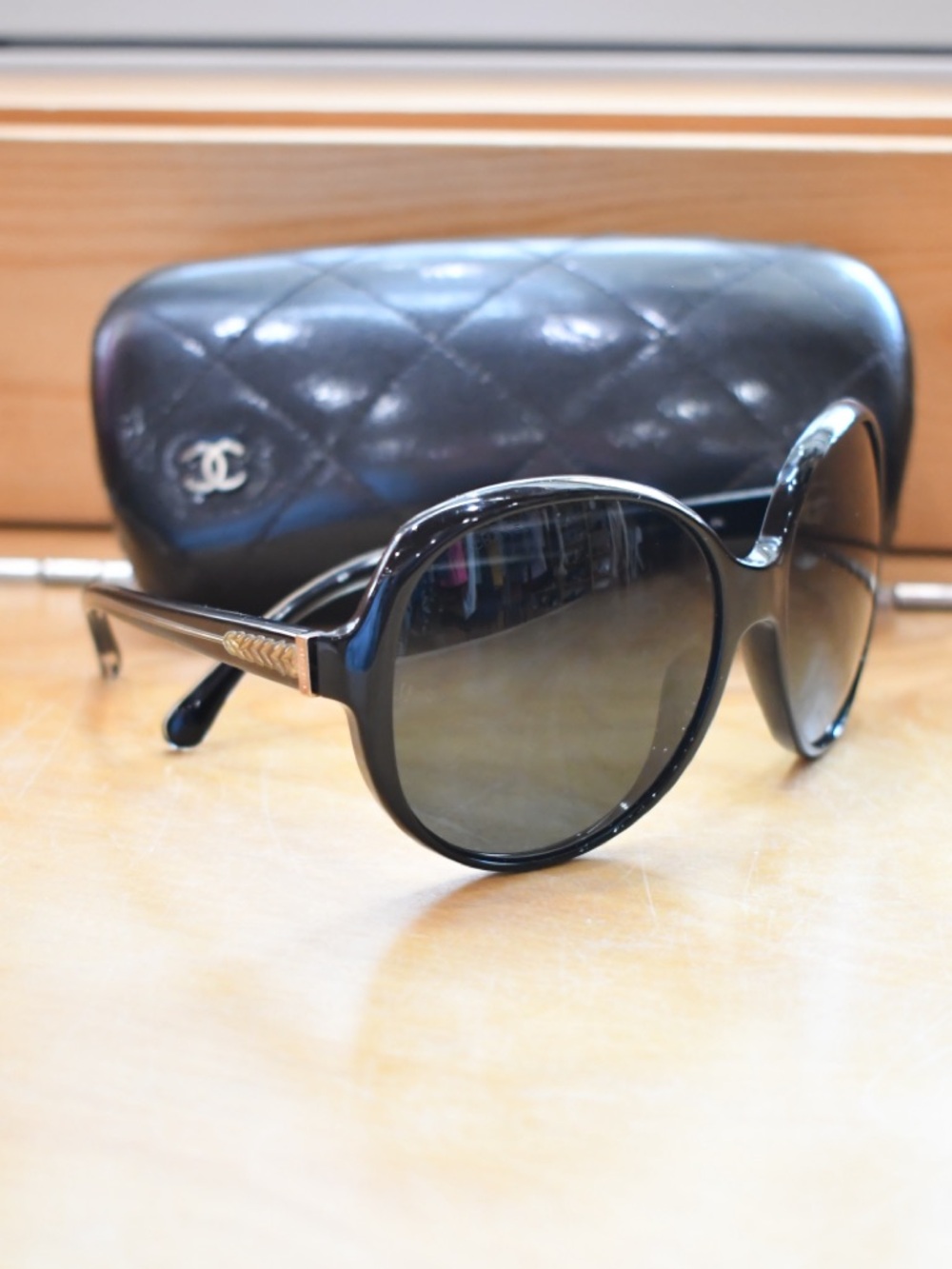 CHANEL Sunglasses Black with Gold Trim & Quilted Leather Case - Picture 9 of 10